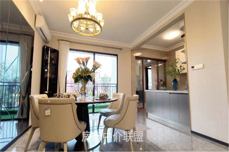 西苑小区4室2厅2卫148㎡/26车/10附房四楼90万