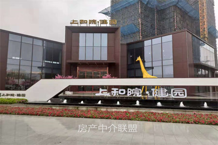 城东山水岸三室两厅一卫精装修出售带储藏室可拎包即住